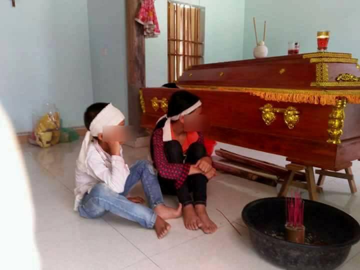 me bi set danh tu vong, hai con tho om quan tai khoc can nuoc mat cho bo ve - 1