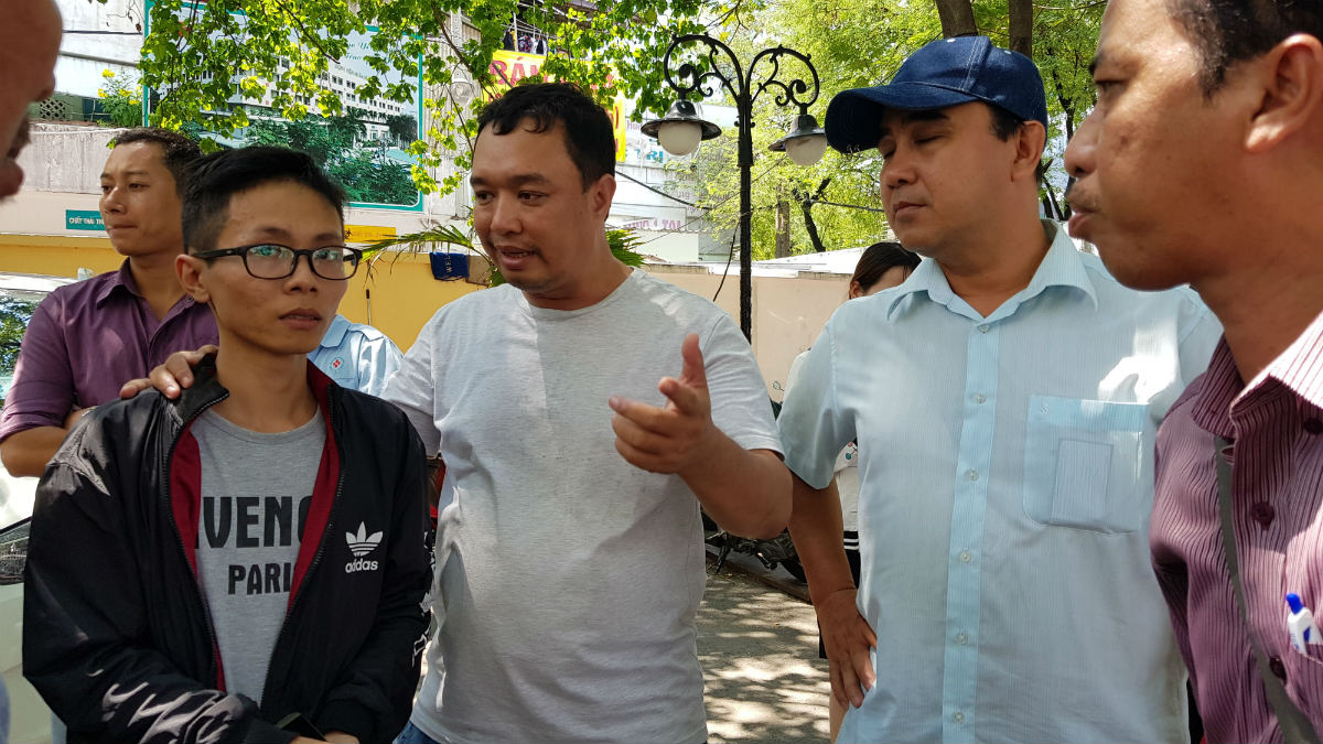 quyen linh vieng 2 hiep si vua qua doi, tham hoi 3 hiep si bi trong thuong hinh anh 5