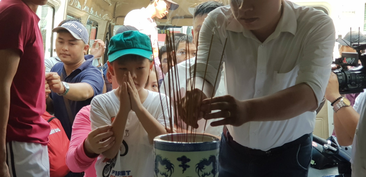 quyen linh vieng 2 hiep si vua qua doi, tham hoi 3 hiep si bi trong thuong hinh anh 3