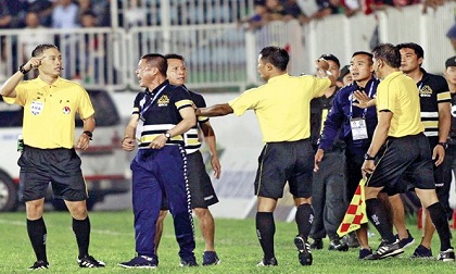 V-League và nỗi khổ của 'vua'