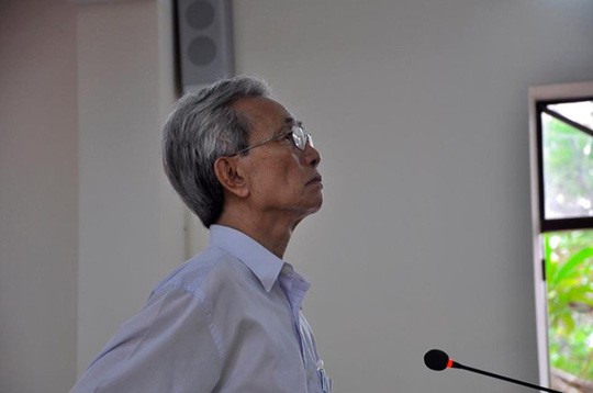 Kháng nghị hủy án, đình chỉ thẩm phán xử Nguyễn Khắc Thủy dâm ô - Ảnh 1.