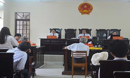 Thẩm phán vụ Nguyễn Khắc Thủy: ‘Tôi trong sạch’