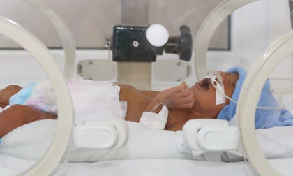 Hai bé sơ sinh tội nghiệp bị hai người mẹ bỏ rơi tại bệnh viện
