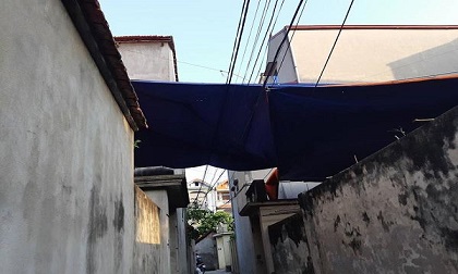 Bố nhảy lầu, 2 con miệng mùi thuốc trừ sâu: “Nếu phát hiện sớm hơn 2 cháu không chết”