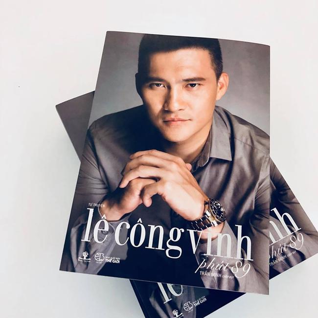cong vinh theo duoi thuy tien vi 