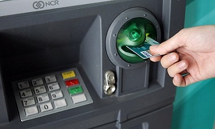 Cho người quen mượn giấy tờ tùy thân để mở thẻ ngân hàng có thể bị đi tù?