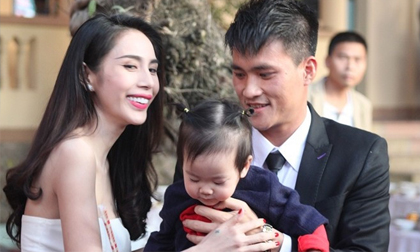 Công Vinh khóc nức nở, kể chuyện con gái không nhận ra bố sau nửa năm không gặp mặt