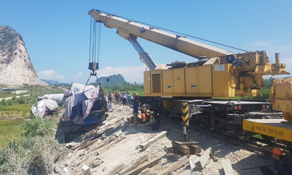 Vụ lật tàu SE19 khiến 2 người tử vong: Tạm đình chỉ cung trưởng