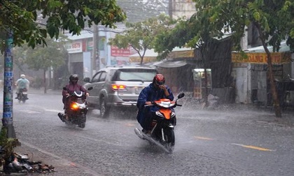 Tin mới thời tiết 30/5: Nam Bộ mưa lớn và nguy cơ lốc xoáy, Bắc Bộ tiếp tục mát mẻ