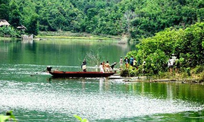 Thi thể nam thanh niên nổi lên sau 3 ngày mất tích dưới lòng hồ