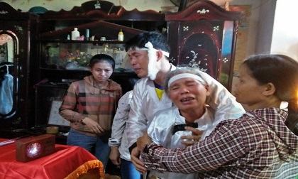 Vụ 3 mẹ con thai phụ tử vong dưới gầm xe tải: 'Con trai tôi biết vượt qua nỗi đau này như thế nào đây?'
