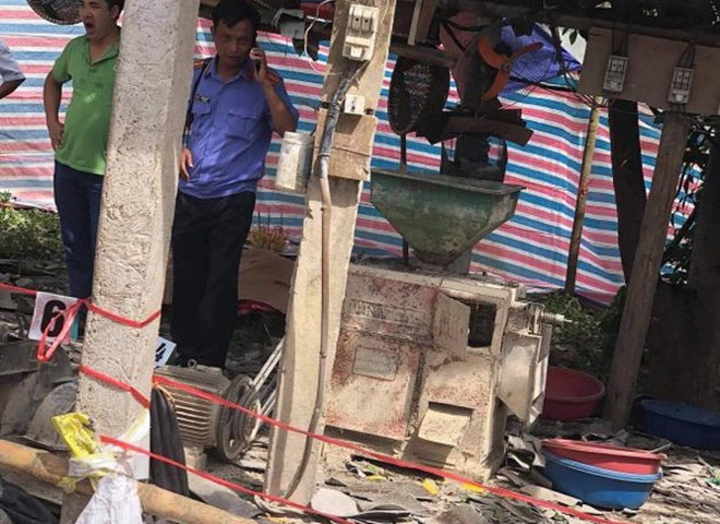 Vụ nổ máy xát 2 người chết: Bố đi nghiền bột về làm bánh sinh nhật cho con trai - 1
