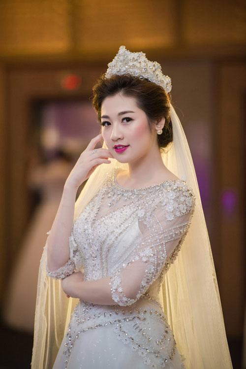 a hau tu anh len xe hoa vao thang 7, ong xa la tinh cu cua van mai huong? - 1