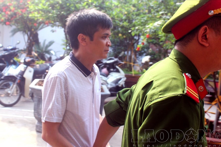 Xét xử thầy giáo dâm ô hàng loạt học sinh: Phụ huynh sốc trước lời khai của thầy giáo