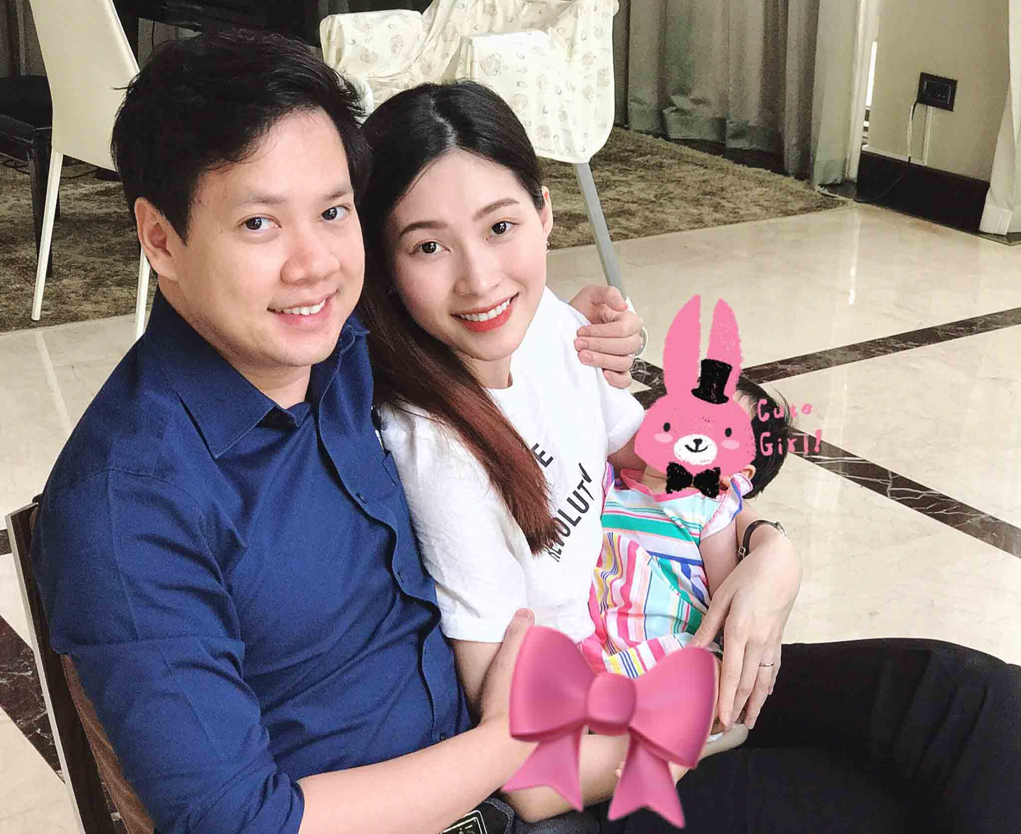 hh dang thu thao lan dau chia se hinh anh con gai va ten than mat o nha - 1