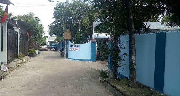 Nhà nghỉ nơi xảy ra vụ án mạng. Ảnh: Tuổi trẻ.