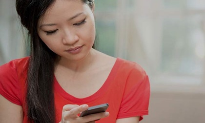 Chồng gọi điện báo “làm thêm giờ” nhưng lại quên gác máy khiến tôi phát hiện sự thật đau lòng