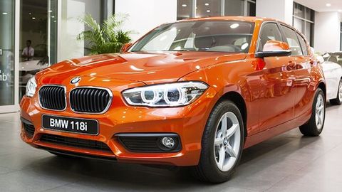 bmw-118i-hatchback-5-cua