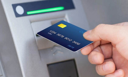 Nói chuyện qua facebook, một phụ nữ bị rút sạch tiền trong ATM