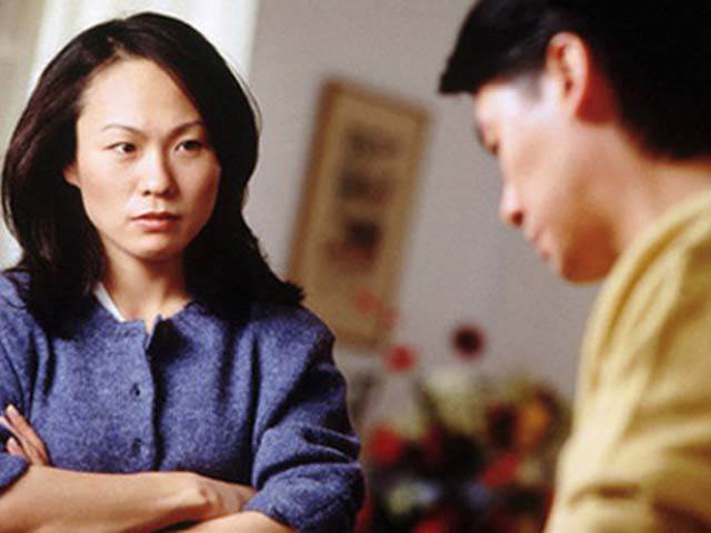 nhat quyet bo vo con chay theo bo gia, cuoi cung chong cu cua toi cung phai tra gia - 1