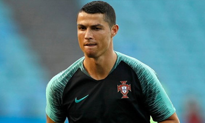 Ronaldo nhận án 2 năm tù ngay trước giờ ra sân gặp Tây Ban Nha