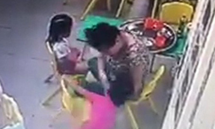 TP.HCM: Đình chỉ hoạt động cơ sở giữ trẻ có bảo mẫu dùng tay tát liên tiếp vào mặt bé gái 3 tuổi trong bữa ăn sáng