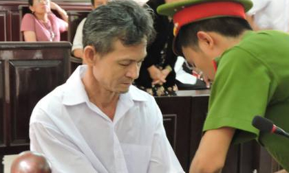 Tuyên tử hình kẻ giết người, thuê bạn tù đào hầm trong nhà để trốn