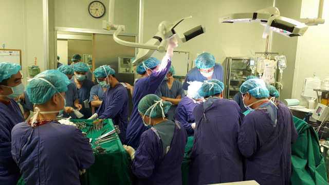 Phía sau hành trình tái sinh trái tim của chàng trai chết não vì TNGT - 1
