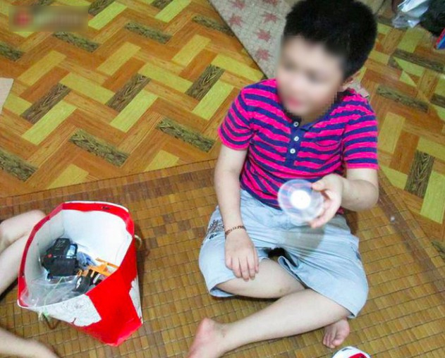 Cuộc sống của bé trai 10 tuổi bị bố và mẹ kế bạo hành đến rạn sọ não ở Hà Nội giờ ra sao? Cuộc sống của bé trai 10 tuổi bị bố và mẹ kế bạo hành đến rạn sọ não ở Hà Nội giờ ra sao?