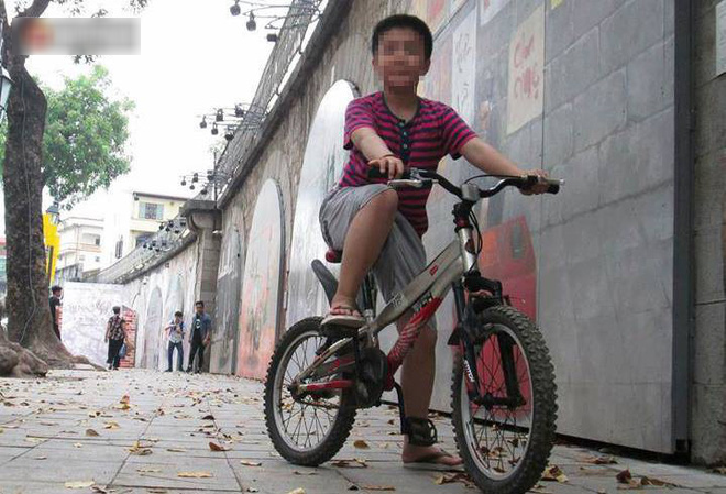Cuộc sống của bé trai 10 tuổi bị bố và mẹ kế bạo hành đến rạn sọ não ở Hà Nội giờ ra sao? Cuộc sống của bé trai 10 tuổi bị bố và mẹ kế bạo hành đến rạn sọ não ở Hà Nội giờ ra sao?