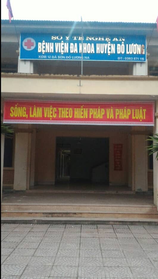 Bé trai 12 tuổi nghi bị mẹ kế đánh nhập viện ở Nghệ An: Mẹ kế là giáo viên, do thằng bé ăn nói hỗn láo nên mới dạy - Ảnh 4.