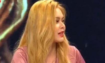 Hot girl Việt lên sóng World Cup 'gây bão': Pele cùng thời Ronaldo, Ronaldinho