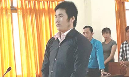 Dùng 2 con dao đâm chết 'vợ hờ' rồi đi đầu thú