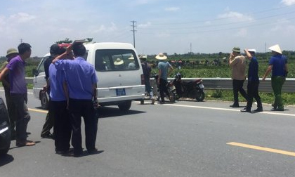 Công an đội nắng dựng lại hiện trường điều tra cái chết nhiều nghi vấn của 2 thiếu nữ