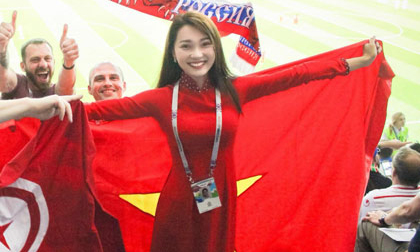 “Bạn gái tin đồn” Văn Đức U23 sang tận Nga xem World Cup