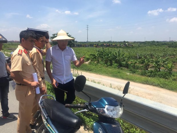 Công an đội nắng dựng lại hiện trường điều tra cái chết nhiều nghi vấn của 2 thiếu nữ