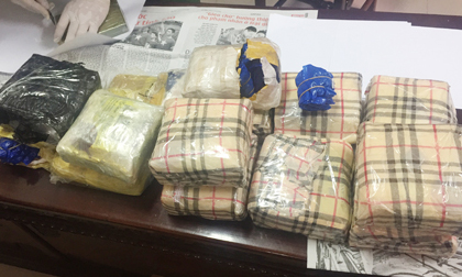 Triệt phá đường dây ma túy xuyên quốc gia, thu 3 bánh heroin, 10kg ma túy đá, 24000 viên MTTH
