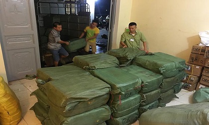 Kinh hoàng: Bắt giữ 2 tấn nầm lợn thối Trung Quốc tuồn về tiêu thụ
