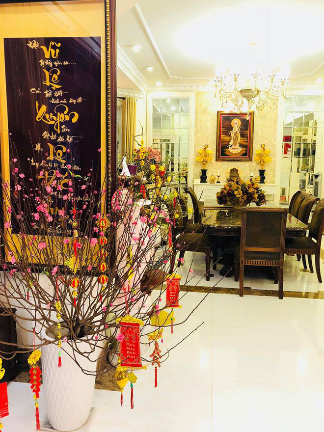 Hình ảnh hiếm hoi về biệt thự triệu đô của Lệ Quyên và chồng Hình ảnh hiếm hoi về biệt thự triệu đô của Lệ Quyên và chồng