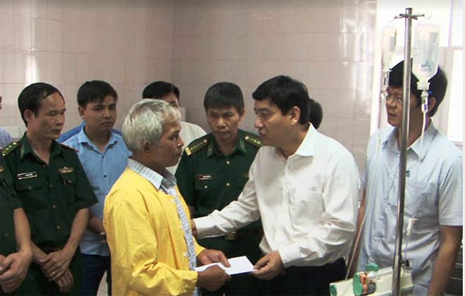 2 chiến sĩ trúng đạn khi bắt thầy giáo mang hơn 20 bánh heroin - 1