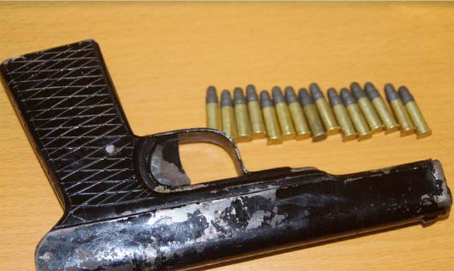 2 chiến sĩ trúng đạn khi bắt thầy giáo mang hơn 20 bánh heroin - 2