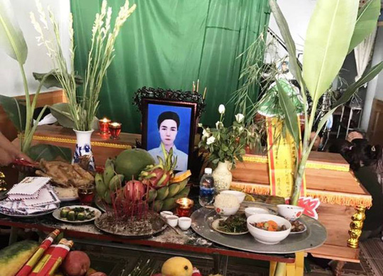 Nam thanh niên bị truy sát đến chết nghi do mâu thuẫn trong trận bóng Nam thanh niên bị truy sát đến chết nghi do mâu thuẫn trong trận bóng