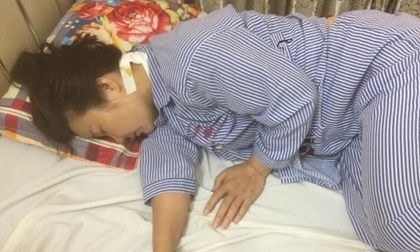 Điều tra nam thanh niên vác kiếm cứa cổ, chém chủ cửa hàng tạp hóa
