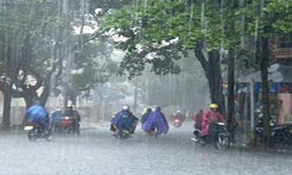 Chuyên gia khí tượng: Hết nắng nóng, miền Bắc đối diện với dông lớn khả năng có tố, lốc