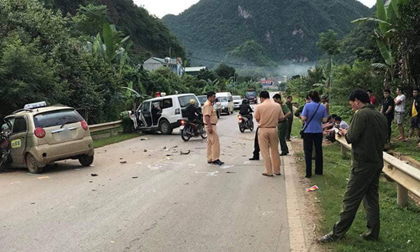 Xe taxi đấu đầu xe cứu thương chở bệnh nhân cấp cứu, tài xế taxi tử vong