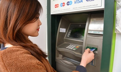 Ngân hàng lớn đồng loạt tăng phí rút tiền ATM