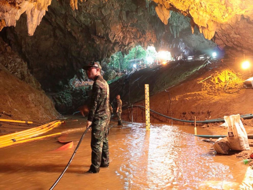 Giải cứu đội bóng Thái Lan: Thợ lặn suýt không thể ra ngoài - 2