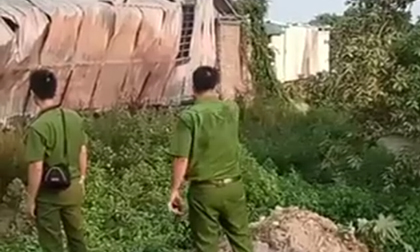 Hà Nội: Người dân chạy tán loạn do nhà xưởng bốc cháy giữa ngày hè