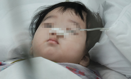 Bà ngoại bé trai bị mẹ đâm nhiều nhát thủng ruột: 'Tôi tưởng nó về thăm con, đâu có ngờ nó muốn giết con'