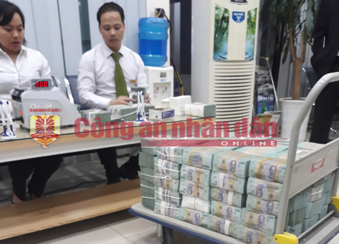 Cận cảnh kho tiền khổng lồ thu được trong đường dây đánh bạc ngàn tỷ RIKVIP